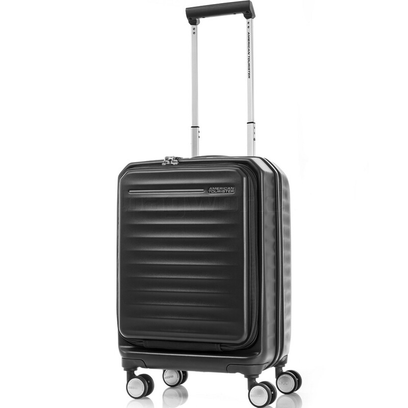 Bagworld store american tourister